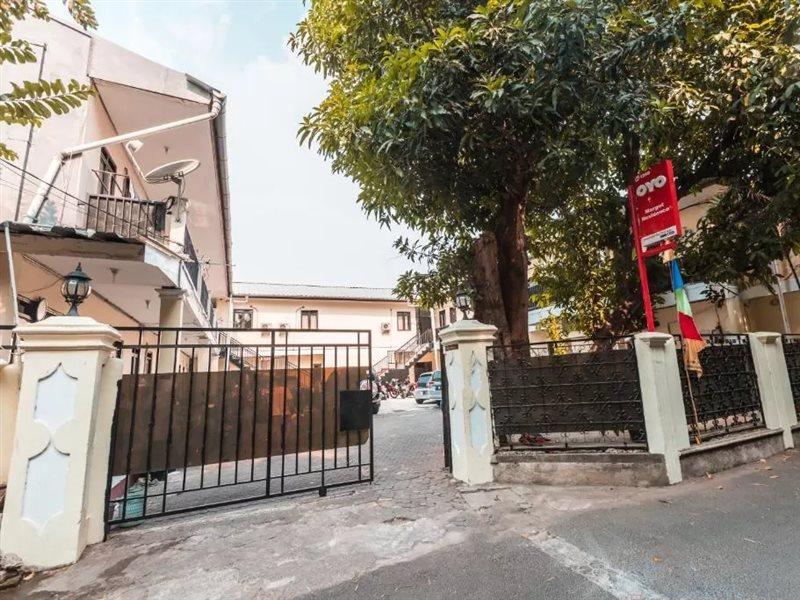 Oyo 1286 Margot Near Rsud Kebayoran Baru Hotel Jakarta
